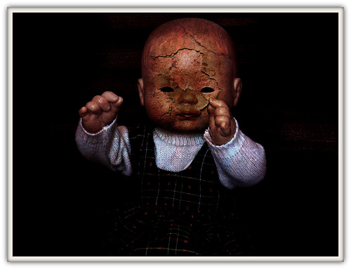 Muñecas que dan miedo. Macabre_doll