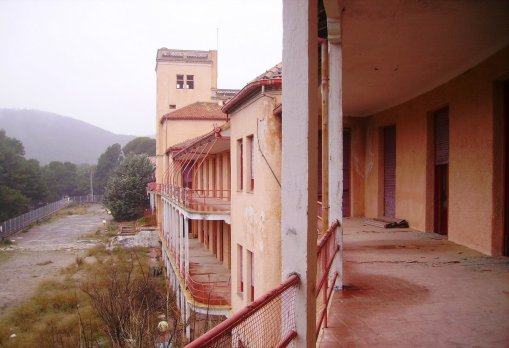 Hospitales encantados. El Sanatorio antituberculoso de Sierra Espuña Sanatorio_sierra_espuna_murcia