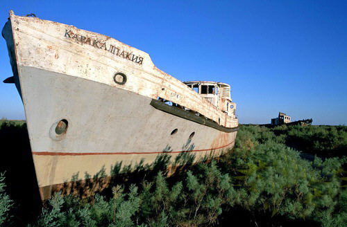 mar-aral-barcos-abandonados-04