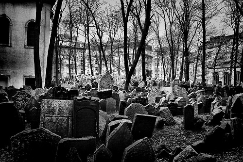 .::El antiguo cementerio judío de Praga.::. Cementerio_judio_praga1