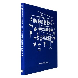 Donde duermen los niños, por James Mollison. Libros