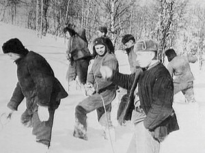 La misteriosa muerte de nueve esquiadores rusos. ¿ Qué sucedió exactamente ?. Buscando respuestas.  Dyatlov_search_party2-300x224