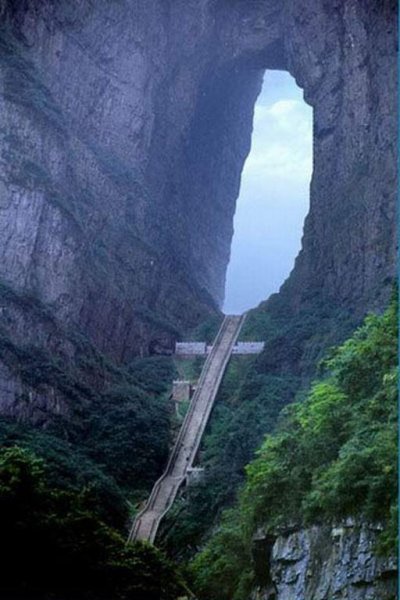 La Puerta al Cielo [China] Montac3b1a-de-la-puerta-del-cielo